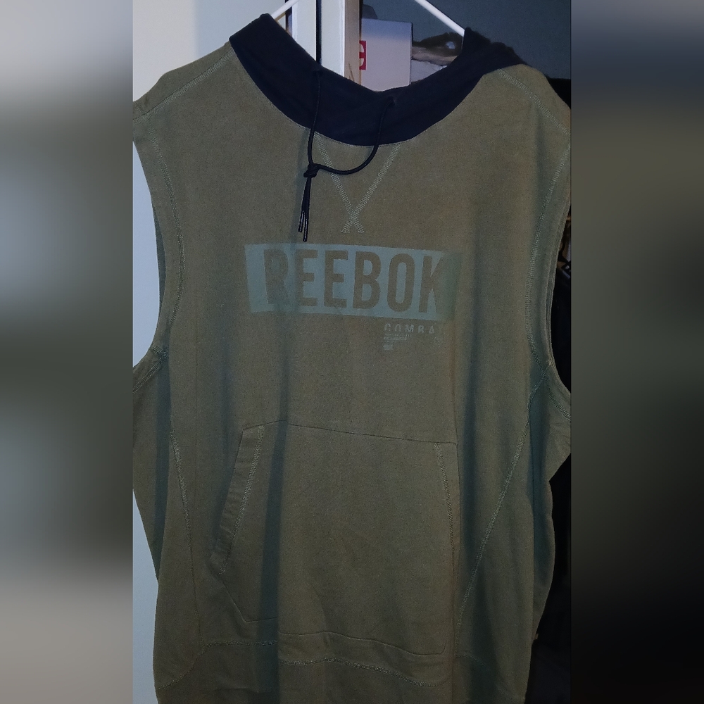 Mens 2XL NWOT Reebok Green and black Sleeveless Hoodie